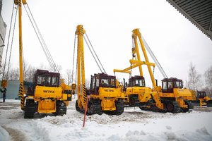 Трубоукладчик ТГ122